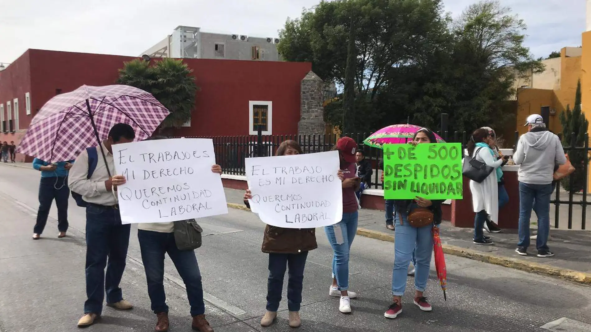 manifestantes seguro popular